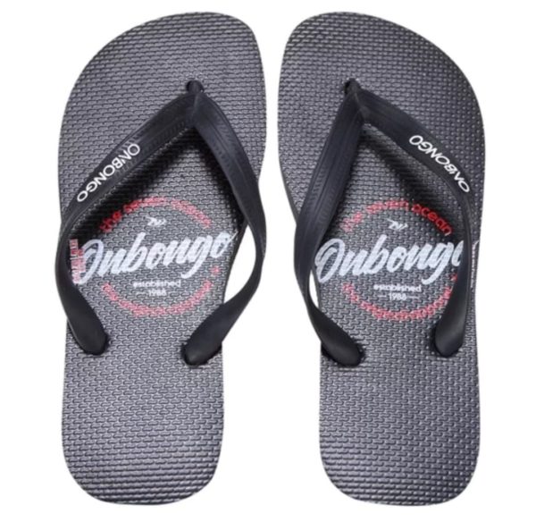 Chinelo Onbongo - Preto